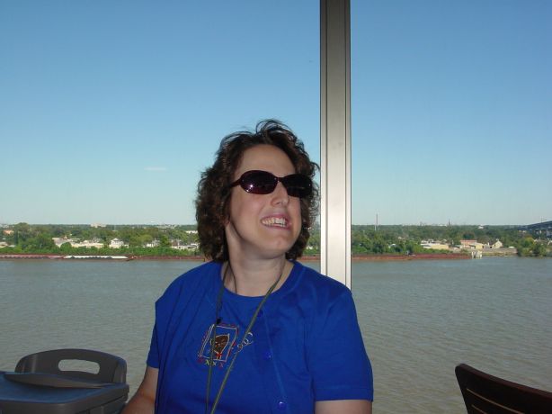 ../Images/kristen on the balcony.jpg